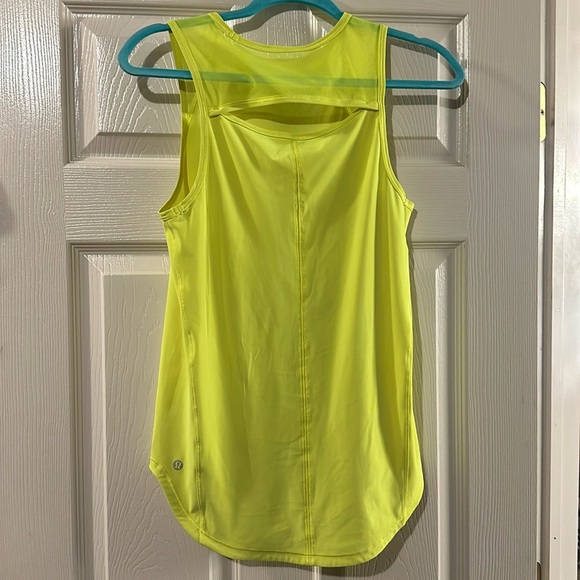 Beautiful Bright Yellow Lulumone Shirt. Size XS - Picture 1 of 5